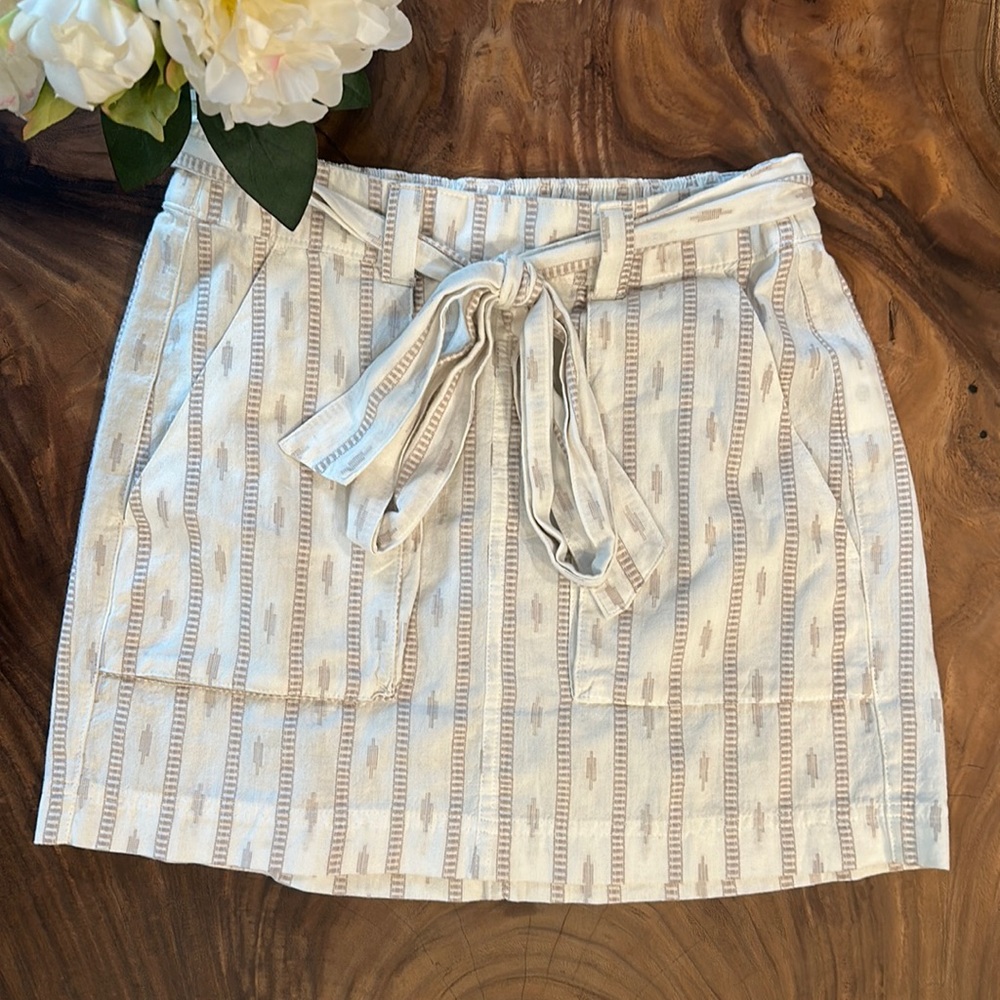 Old Navy tie front skirt